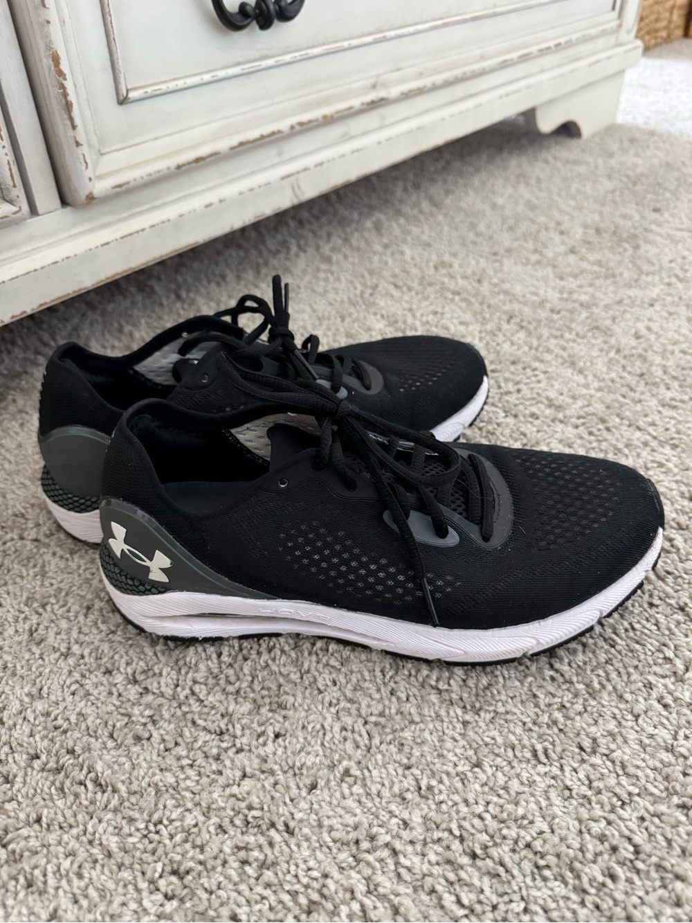 Under Armour HOVR Sonic 5 Athletic Shoes